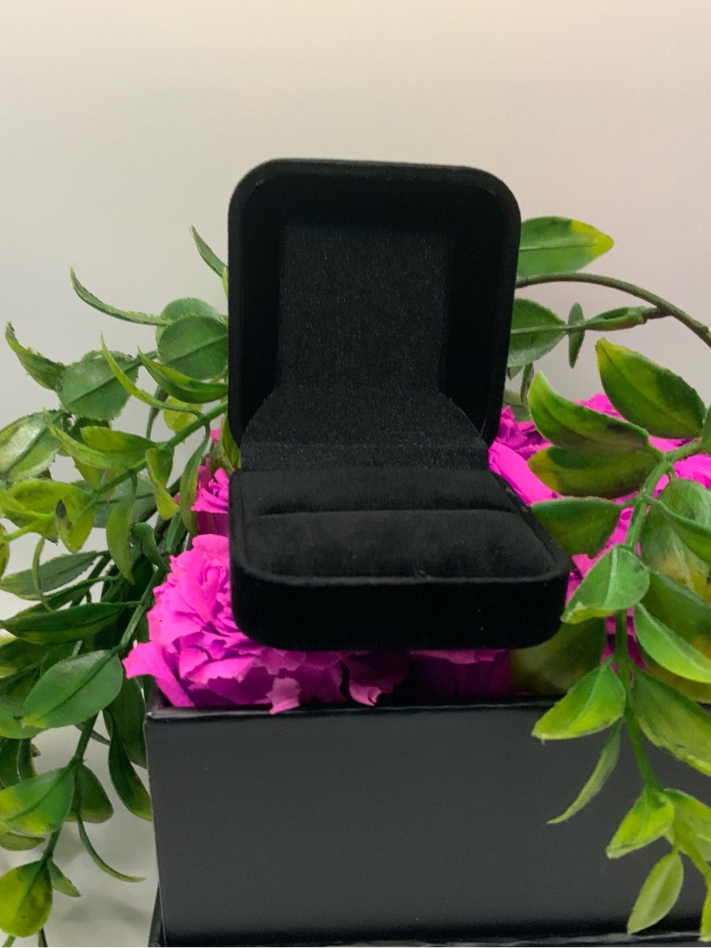 Classic Black Velvet Ring Case - Sleek Jewelry Presentation